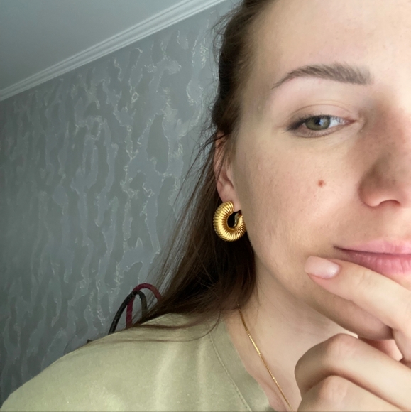 Hollow Earrings - Picture 4 of 13